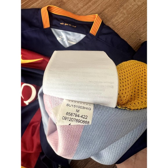 2015-2016 Nike Barcelona jersey Home Soccer Medium - Picture 5 of 5